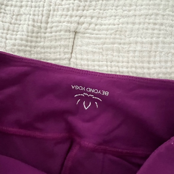 Beyond Yoga Purple Retro Cropped Pants - Picture 7 of 10
